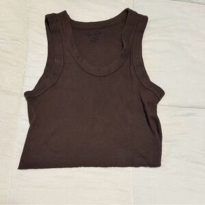 small tank top. 🦣
fits looser. the perfect look with baggy jorts this summer!